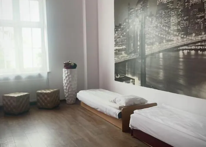 3 City Hostel