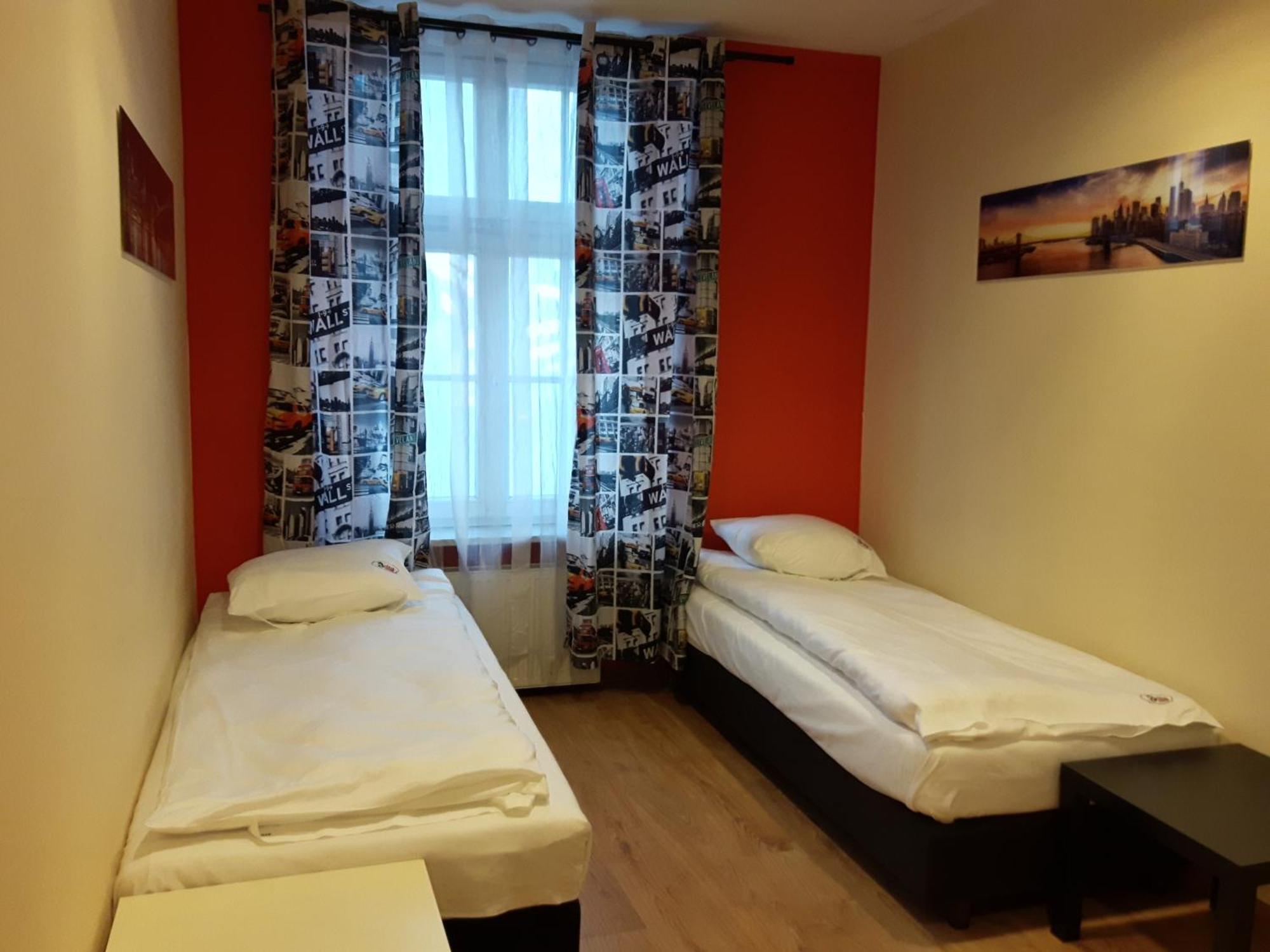 3 Hostal