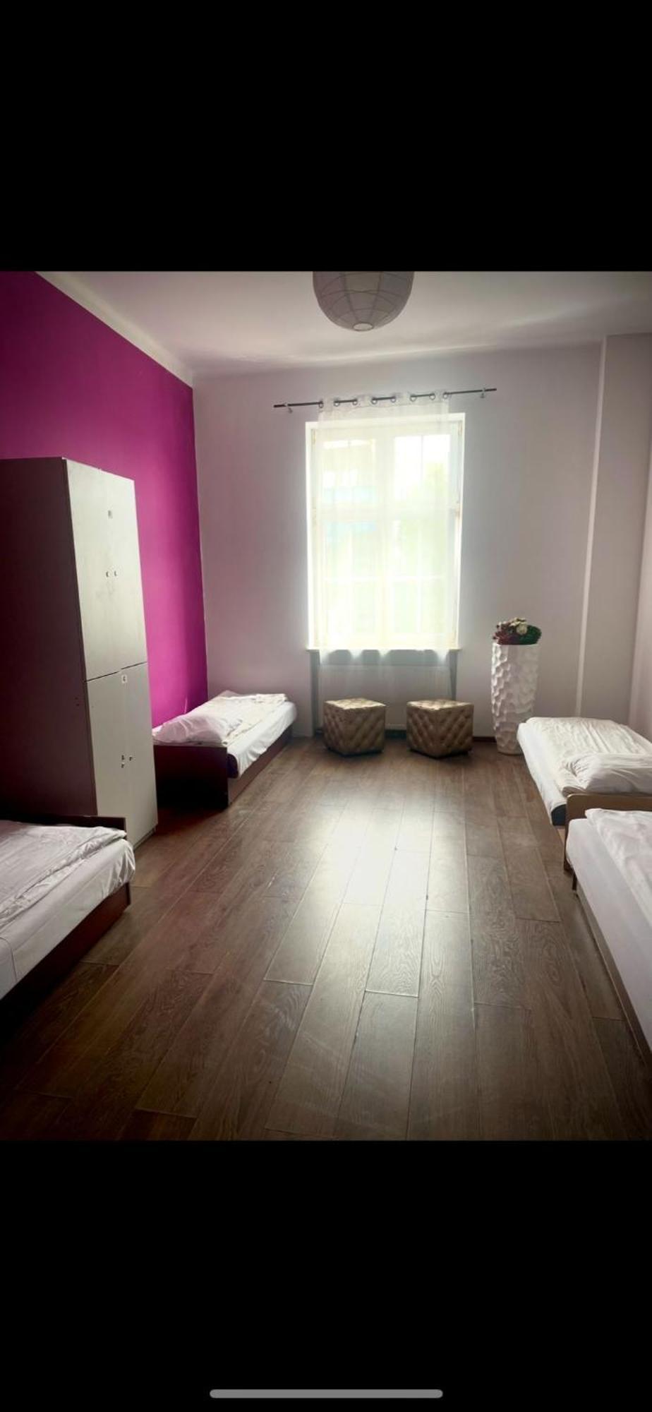 3 Hostal *